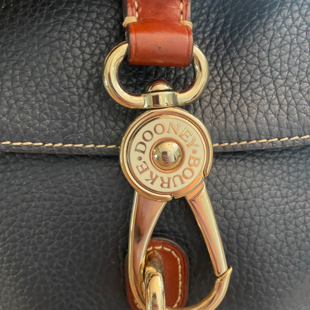 Dooney & Bourke navy and brown one strap shoulder bag - Picture 2 of 6